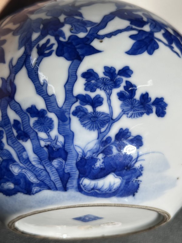 清晚期 青花花卉天球瓶 - 图9