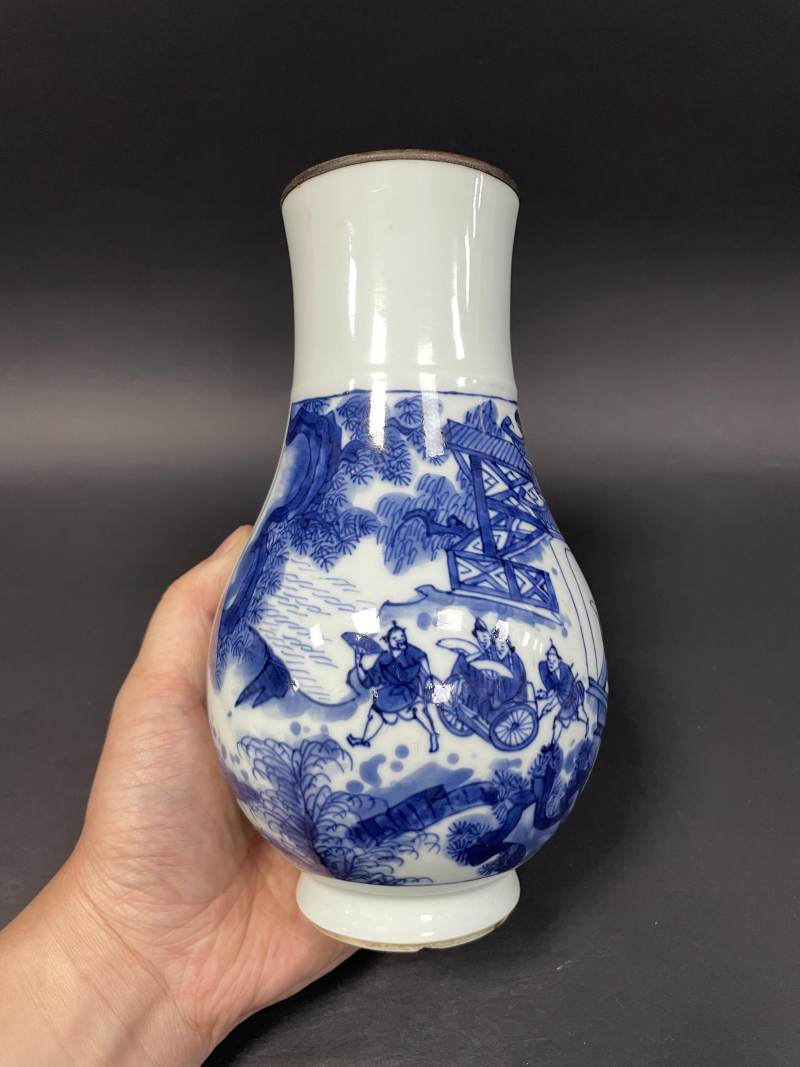 清康熙 青花人物故事图瓶 - 图4
