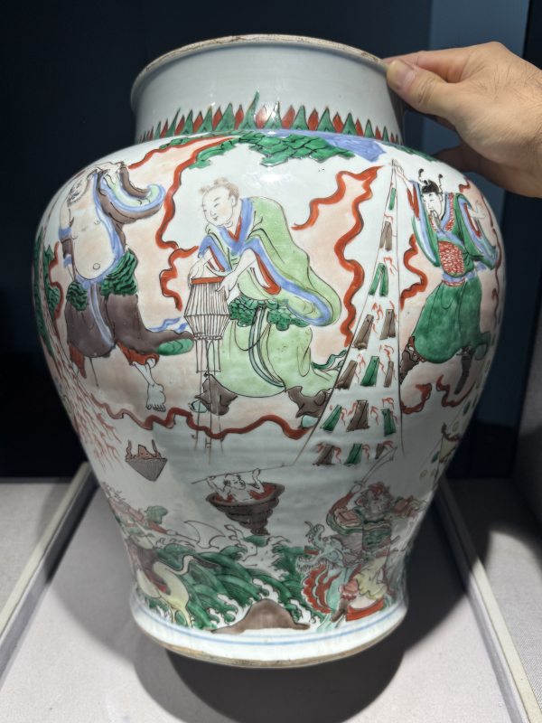 清康熙 青花五彩八仙闹海图大盖罐 - 图14