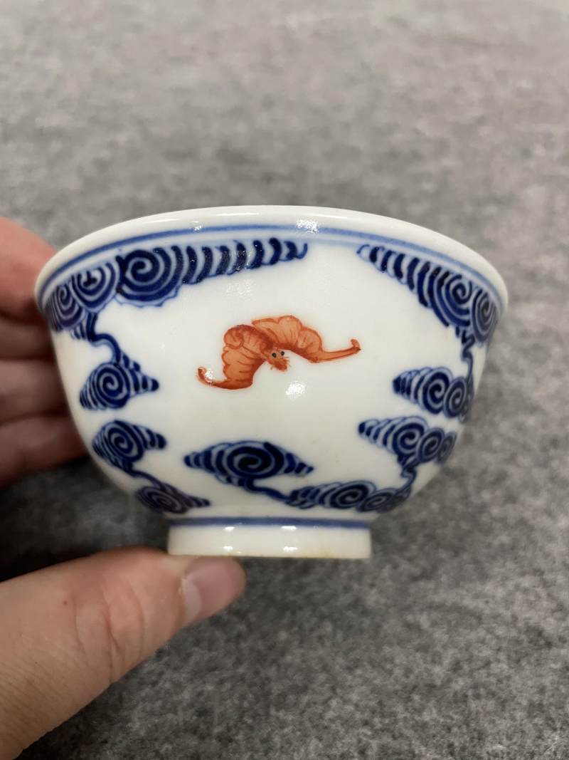 清光绪 青花矾红洪福齐天图杯、碗、盖碗、盘、匙八十三只 - 图130