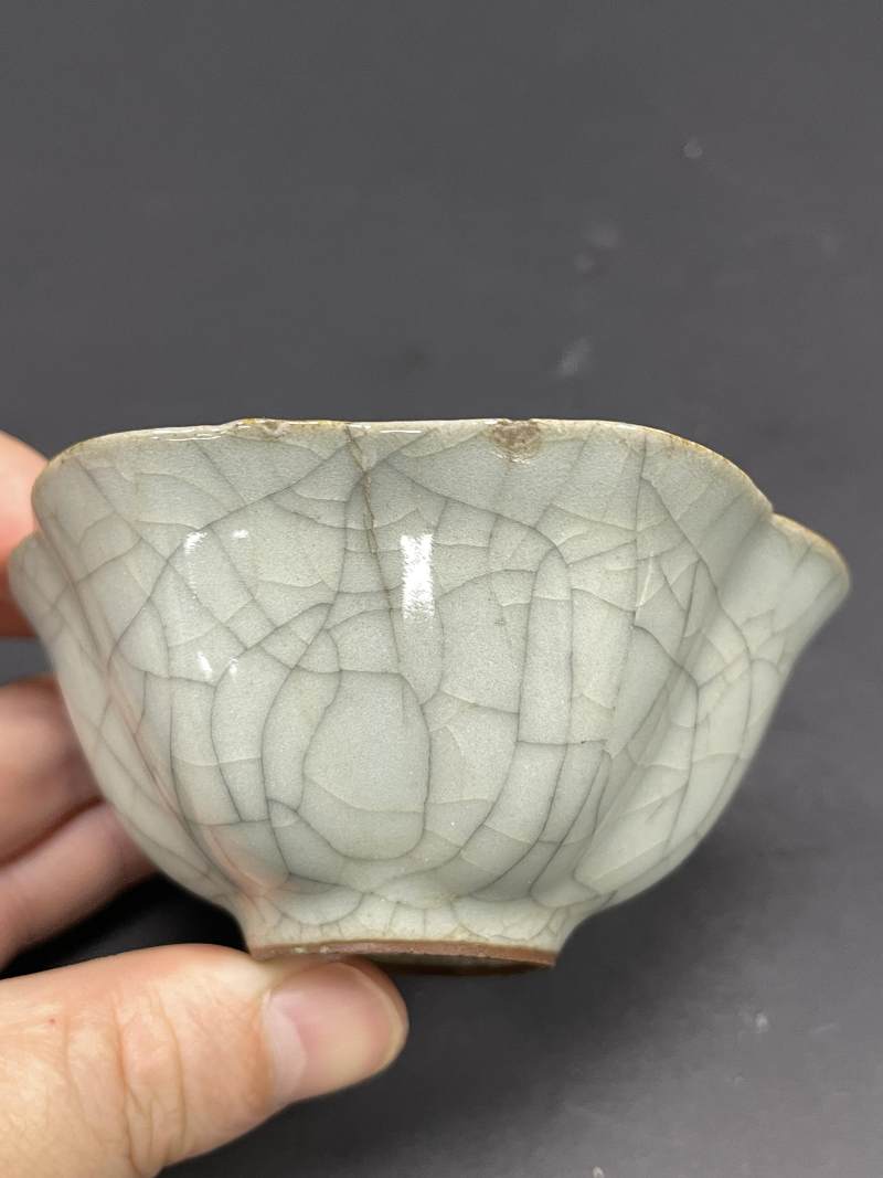 清早期 仿哥釉花口杯 - 图9