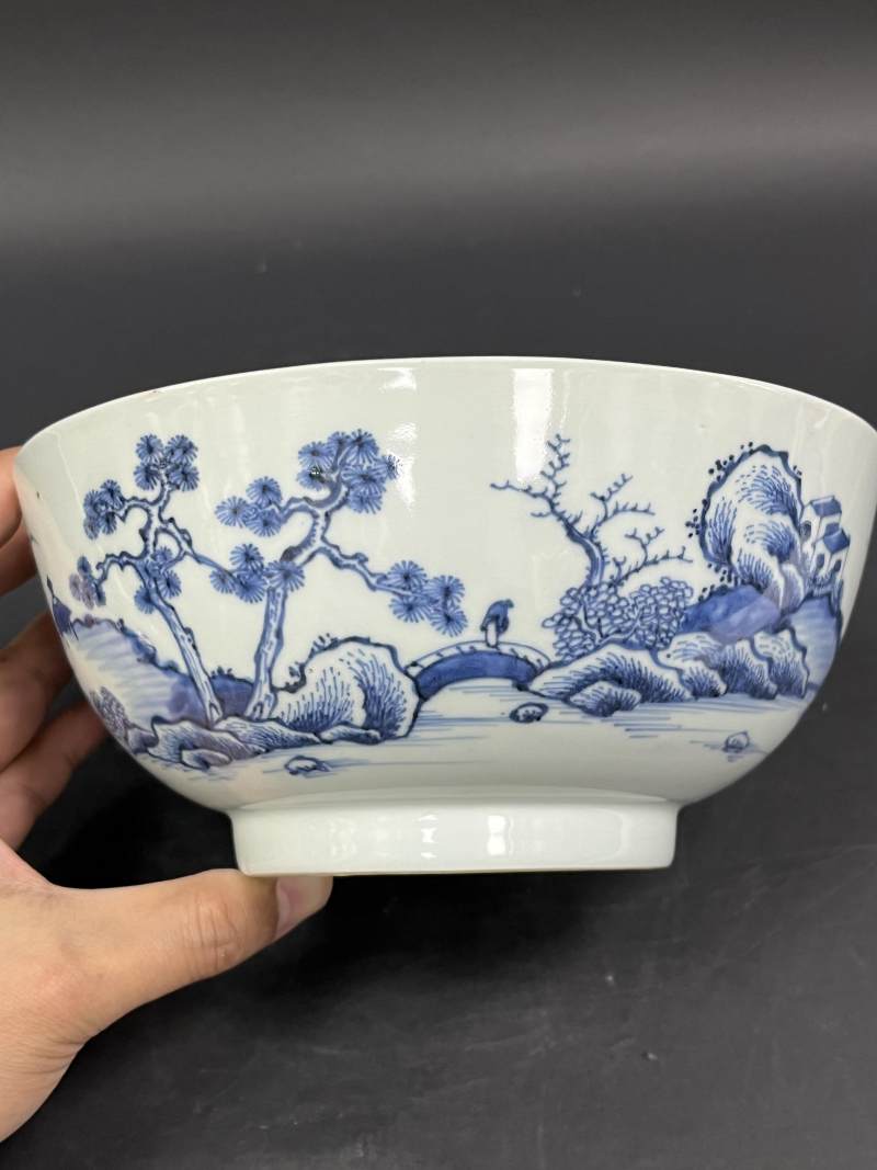 清雍正 青花山水人物纹大碗一对 - 图12