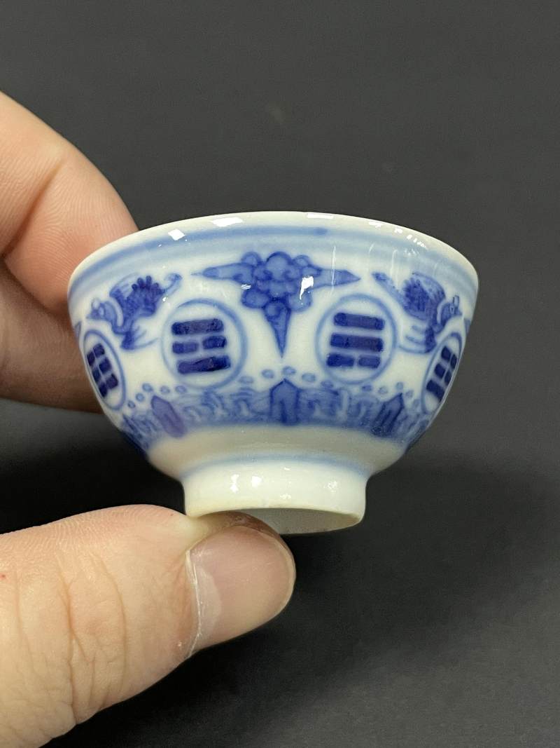 清光绪 青花八卦云鹤纹杯 - 图2