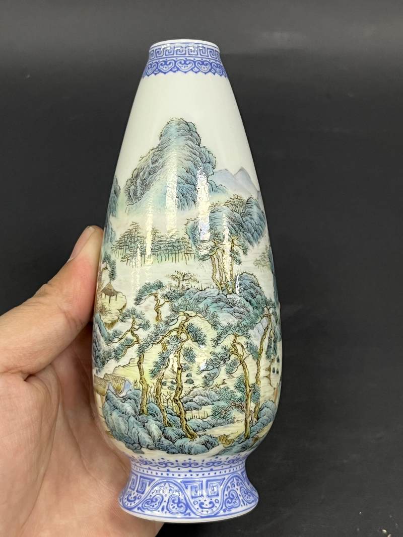民国 粉彩山水人物纹瓶一对 - 图15
