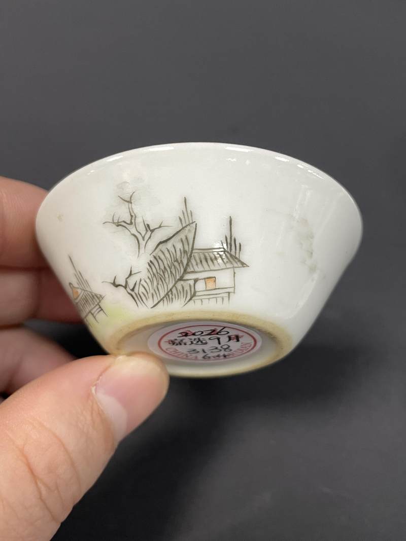 清乾隆 粉彩山水纹马蹄套杯六只 - 图12