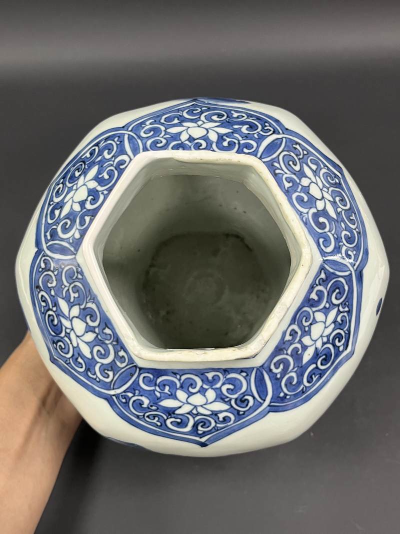明崇祯 青花高士图六方罐 - 图7