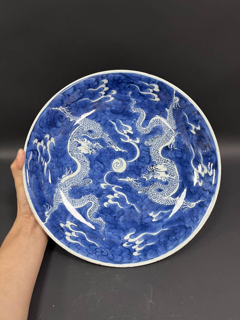 清康熙 青花云龙纹大盘 - 图2