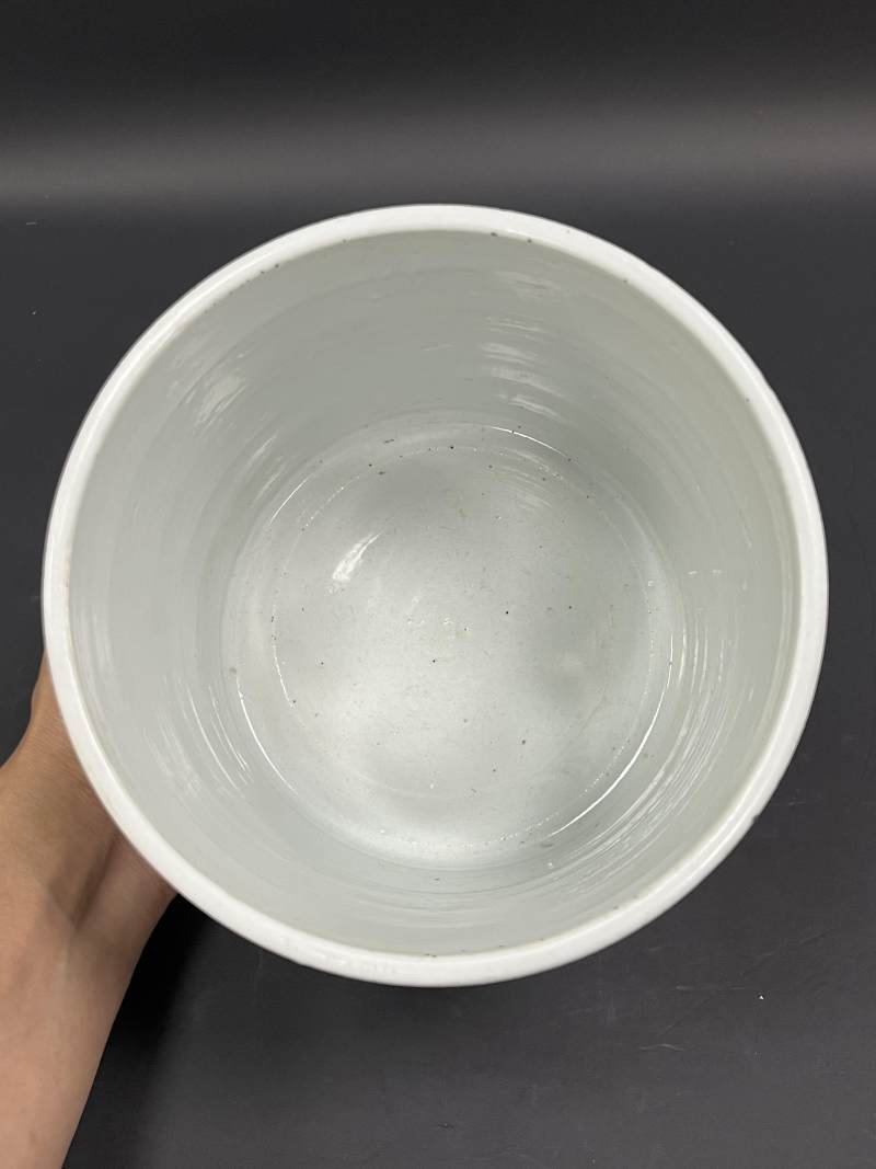 清 五彩披麻皴山水纹大笔筒 - 图6