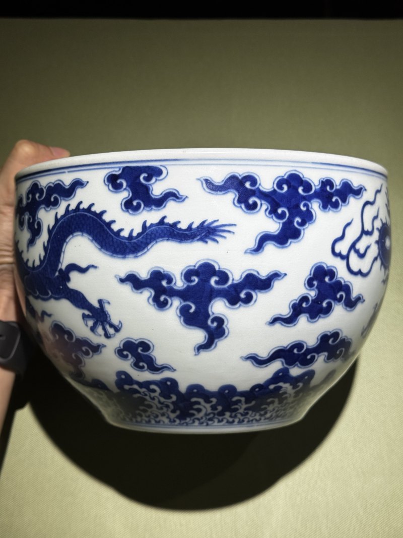 清乾隆 青花云龙纹案缸 - 图4