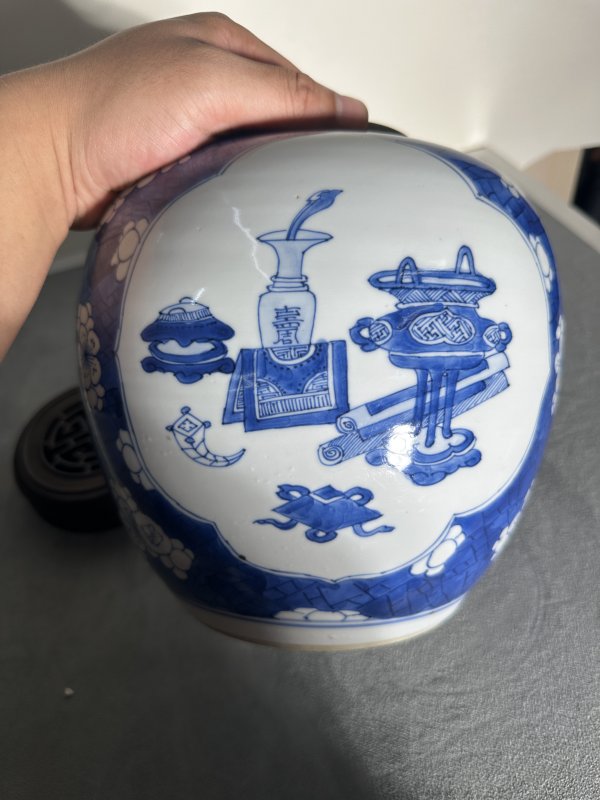 清康熙 青花冰梅开窗博古纹罐 - 图6