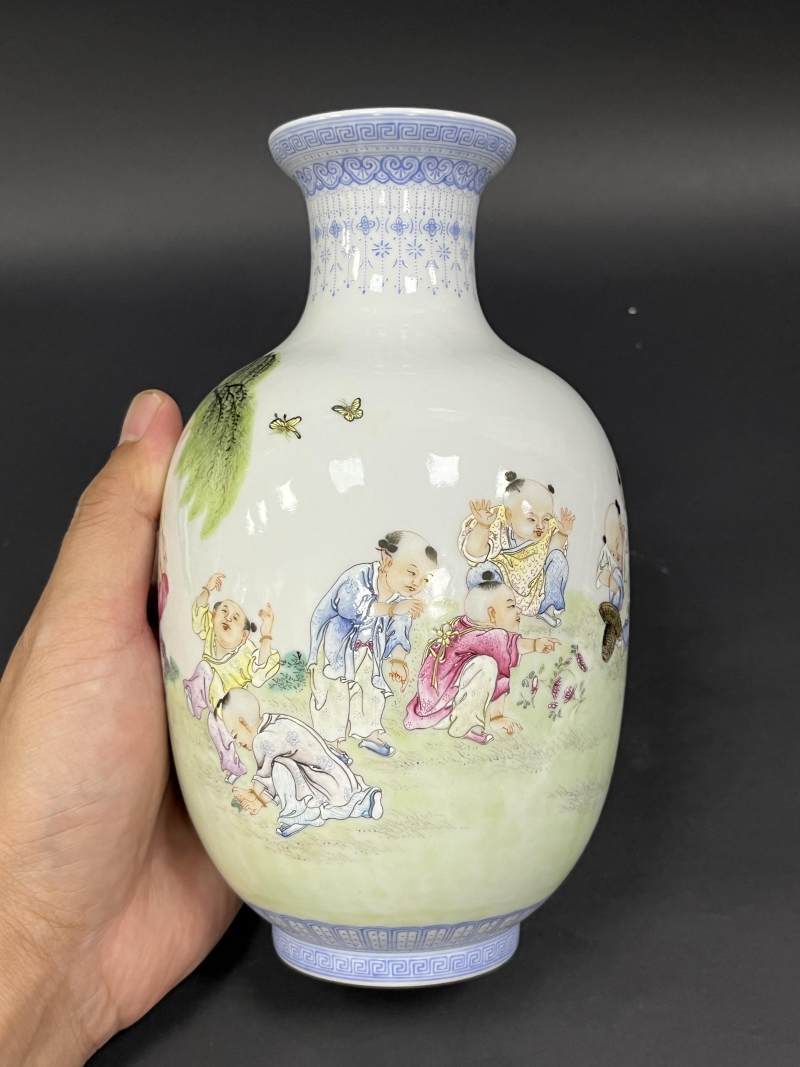 民国 粉彩婴戏图灯笼瓶 - 图3