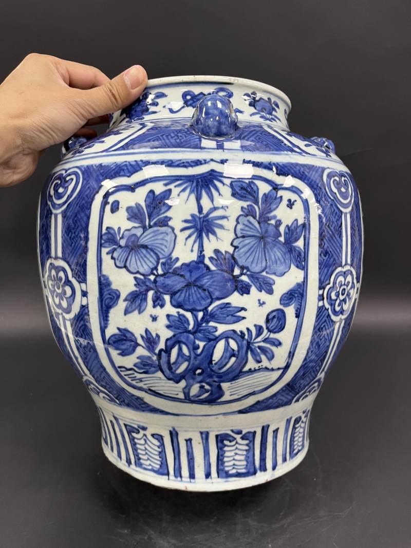 明晚期 青花锦地如意开光花卉纹四系盖罐 - 图4