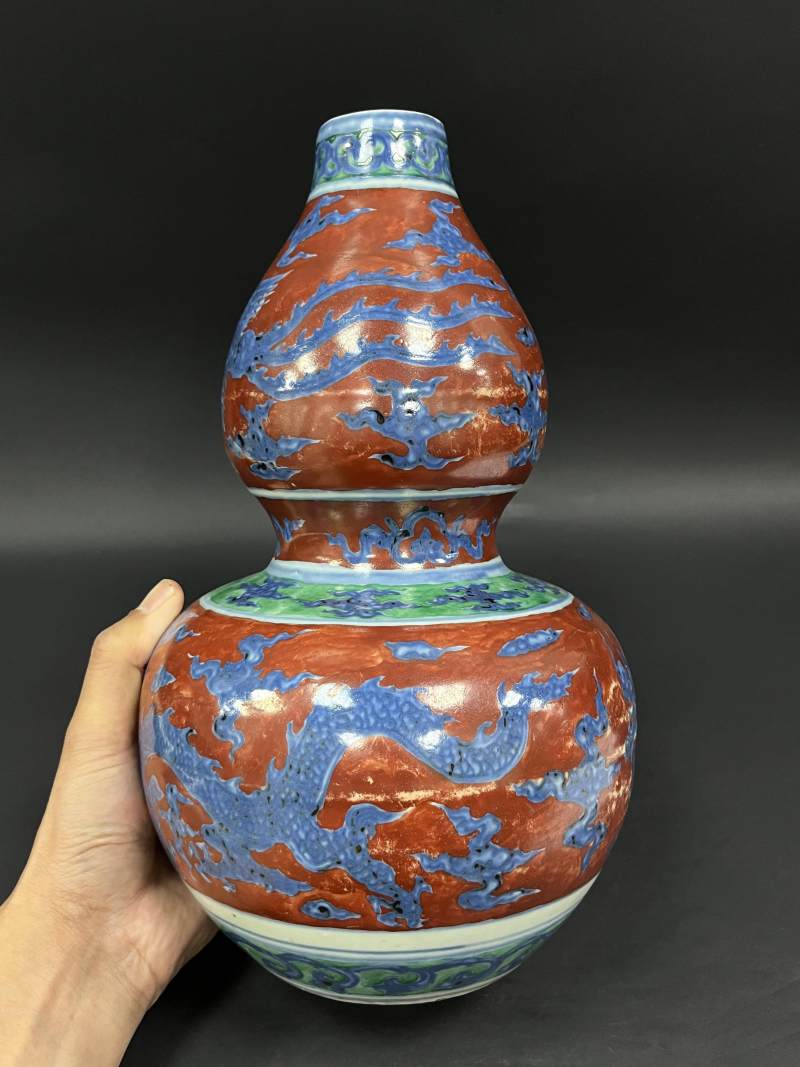 明晚期 红绿地青花龙凤纹葫芦瓶 - 图3
