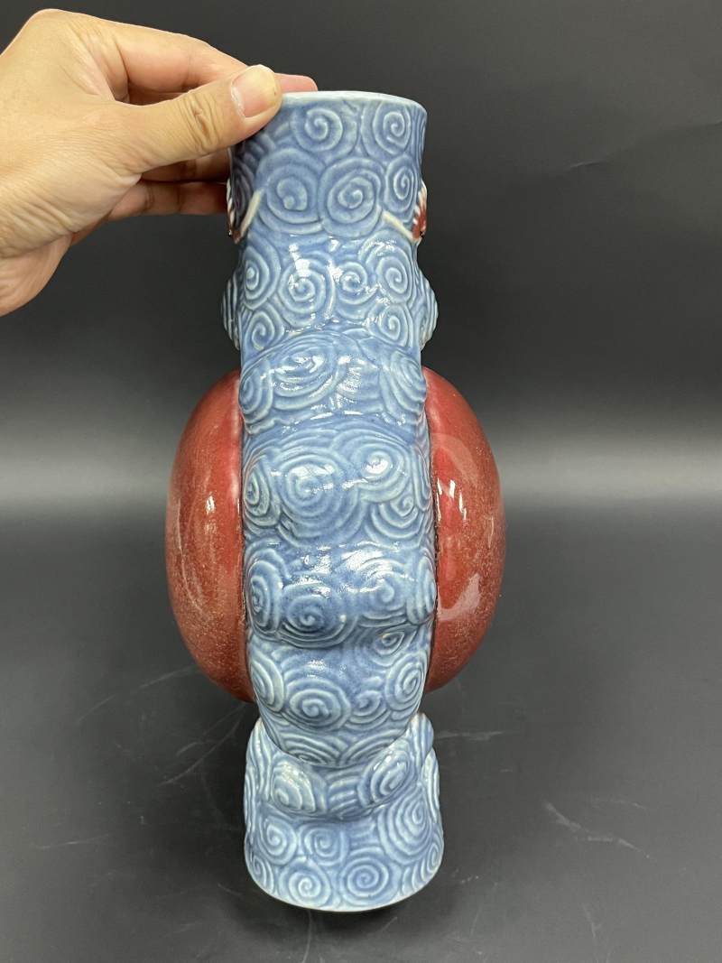 清晚期 青花釉里红海天浴日扁瓶 - 图4