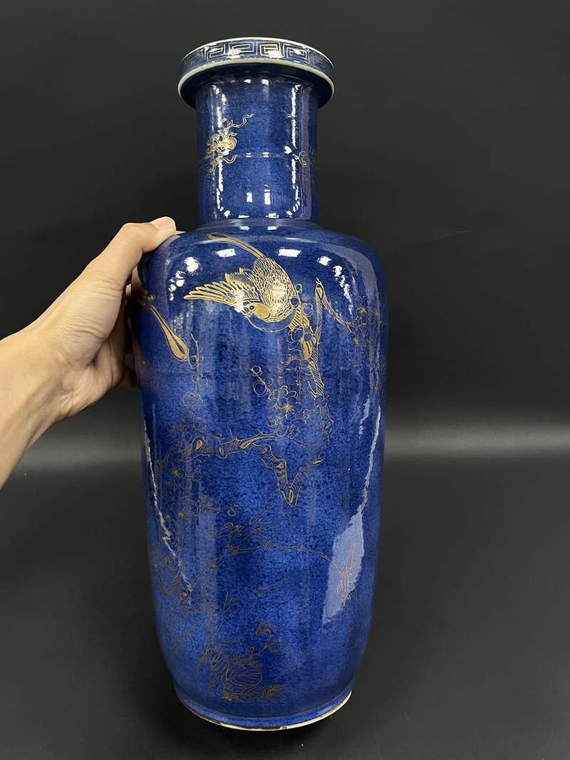 清康熙 洒蓝釉描金喜鹊登梅图棒槌瓶 - 图3