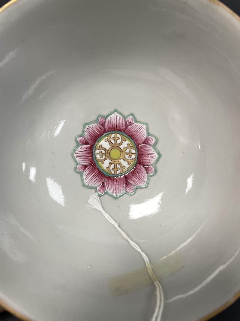 清中期 粉彩七珍图碗一对 - 图9