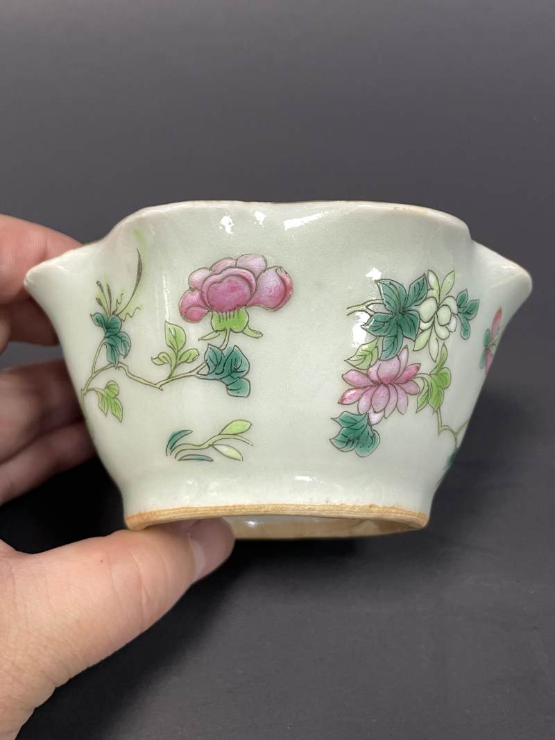 清光绪 青釉粉彩折枝花卉纹花口杯一对 - 图3