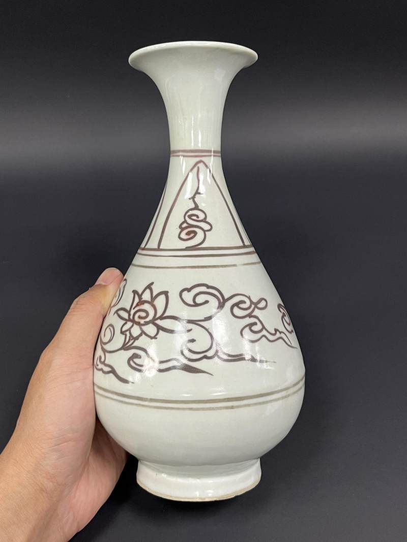 元 釉里红缠枝莲纹玉壶春瓶 - 图10