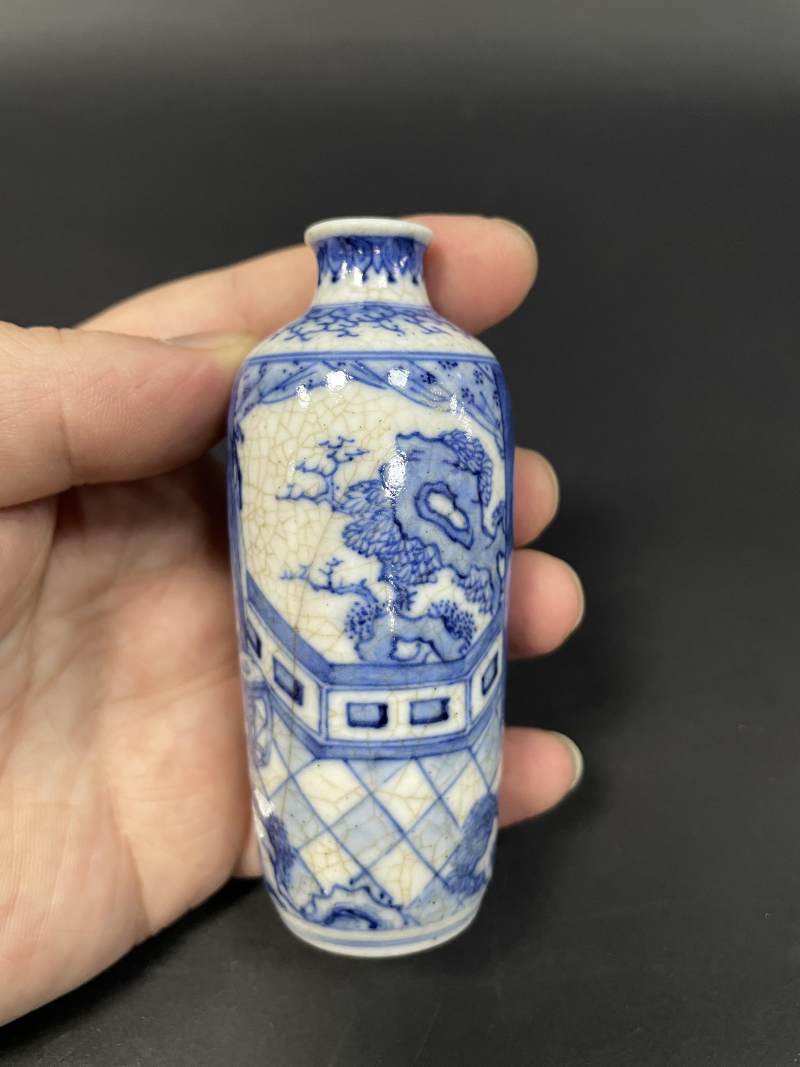 清中期 浆胎青花张敞画眉图烟壶 - 图4