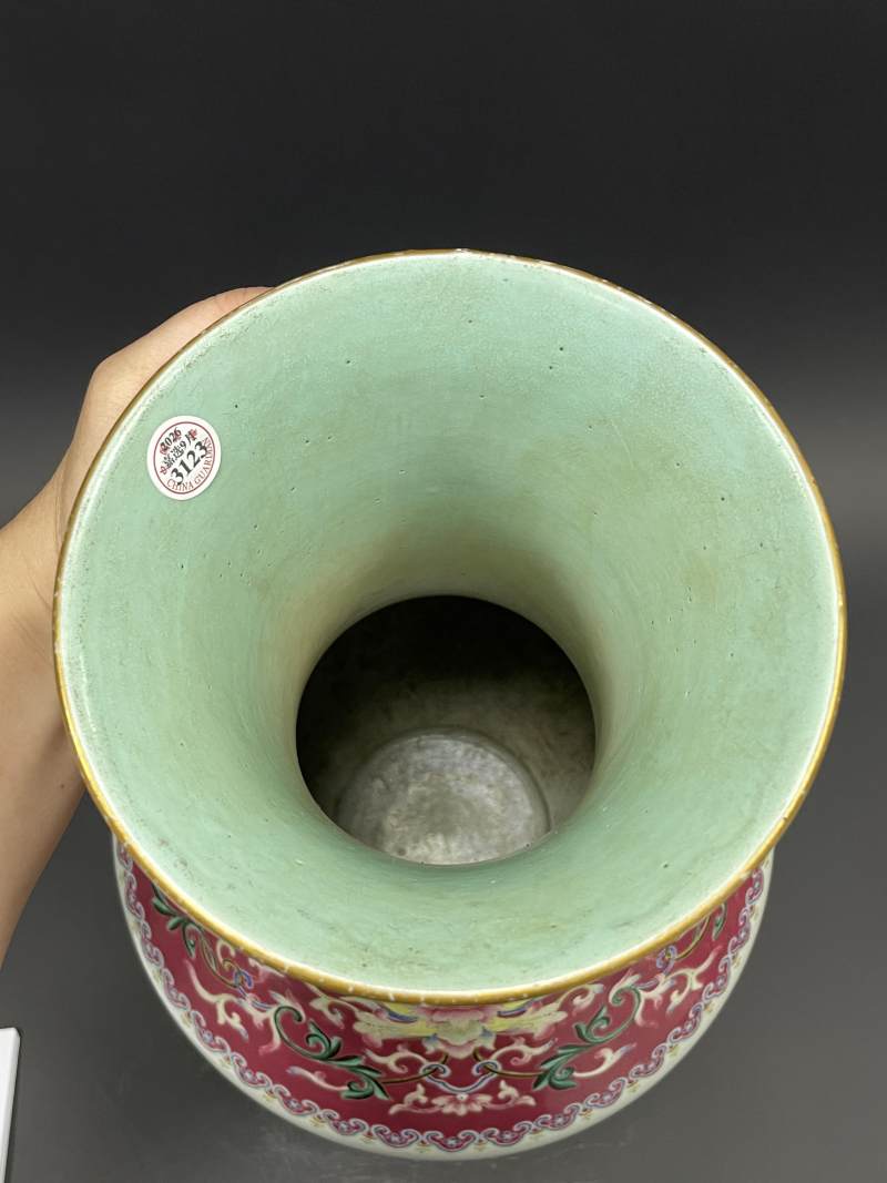清晚期 粉彩山水人物纹吉庆耳大瓶 - 图7