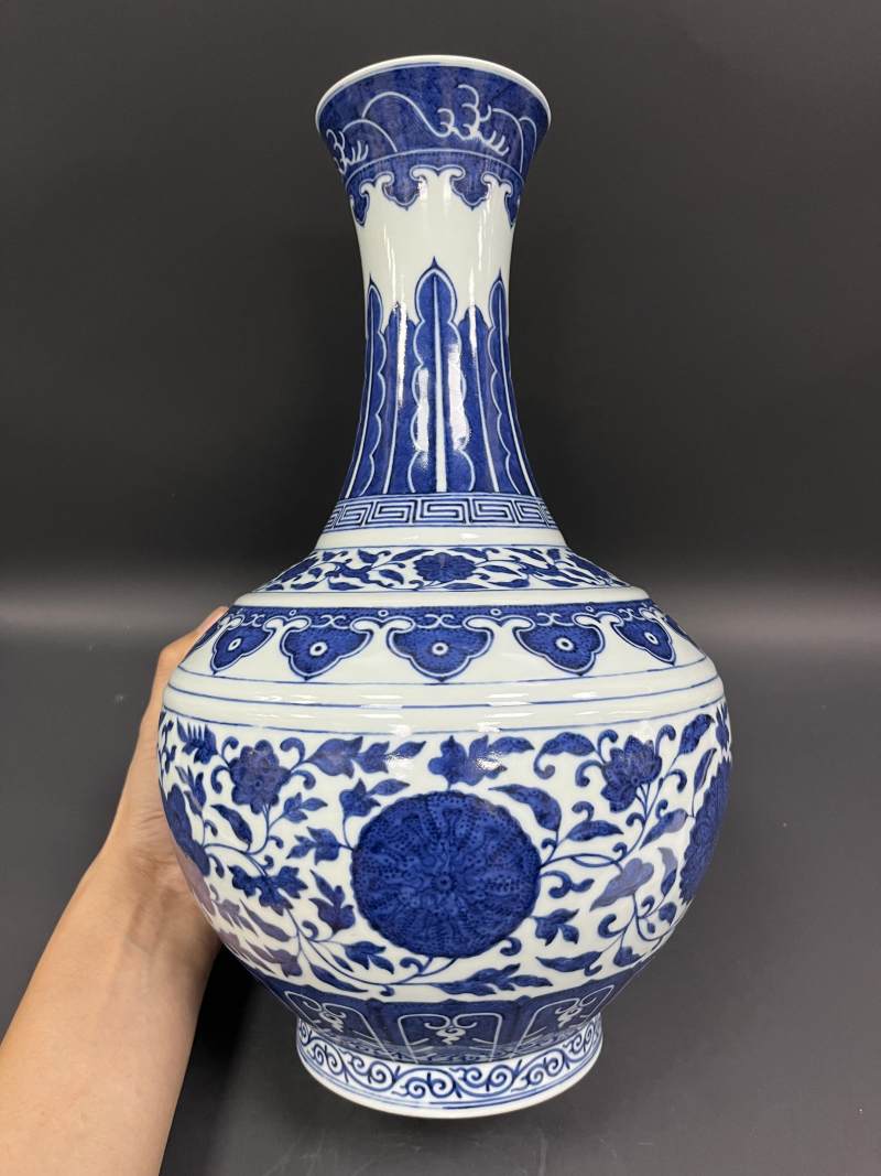 清光绪 青花缠枝莲纹赏瓶 - 图3