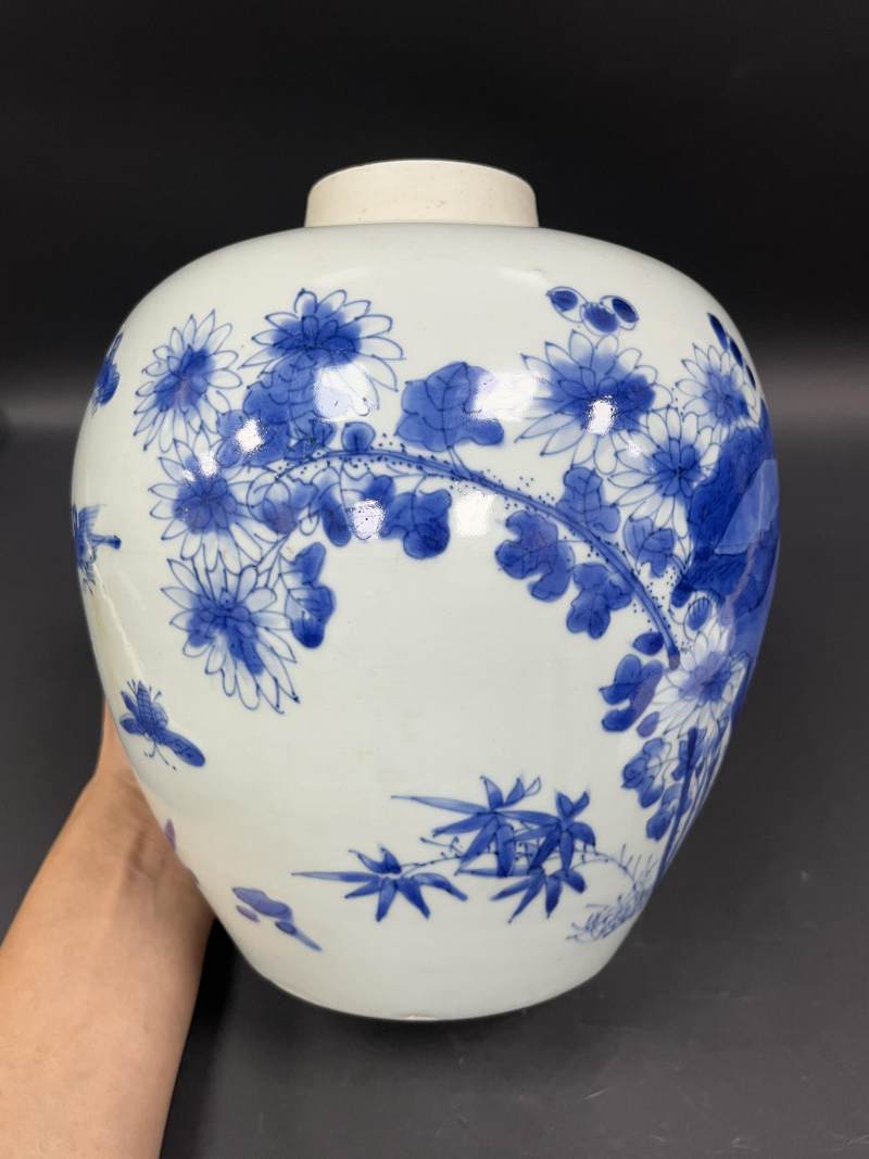 清顺治 青花洞石花卉纹罐 - 图6