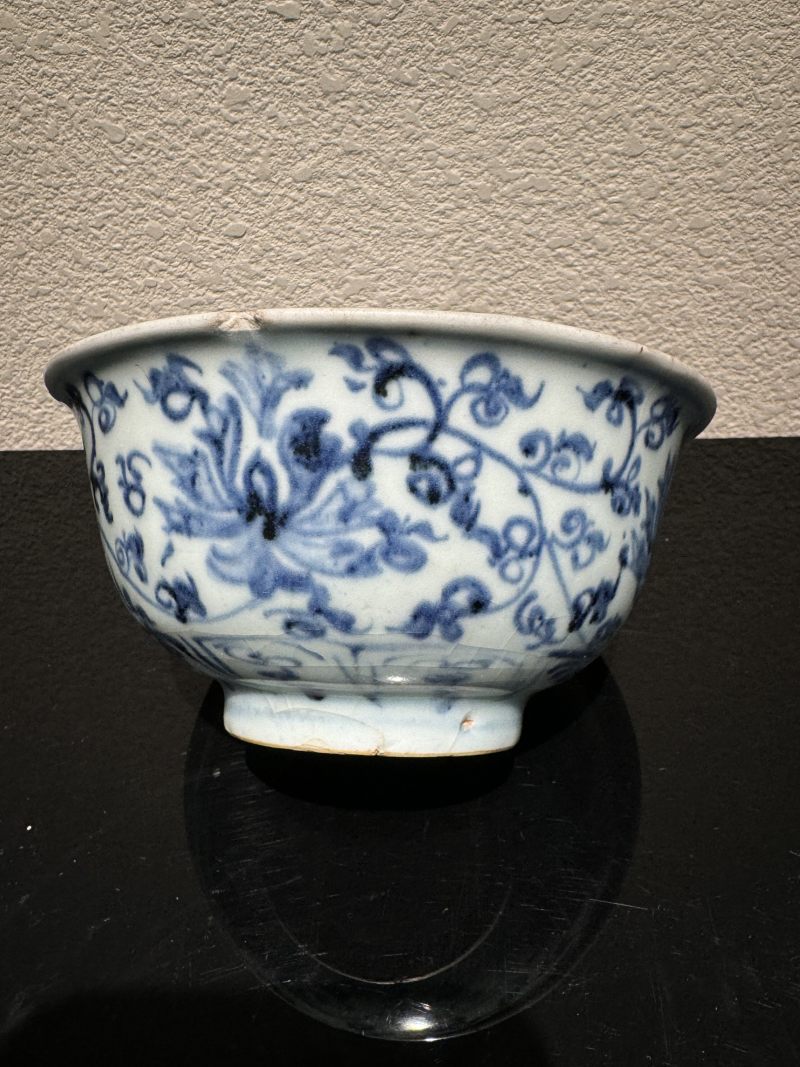 明中期 青花缠枝花卉纹碗