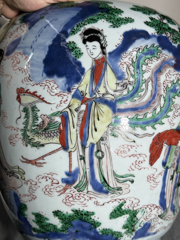 清康熙 青花五彩宫苑仕女图罐 - 图12