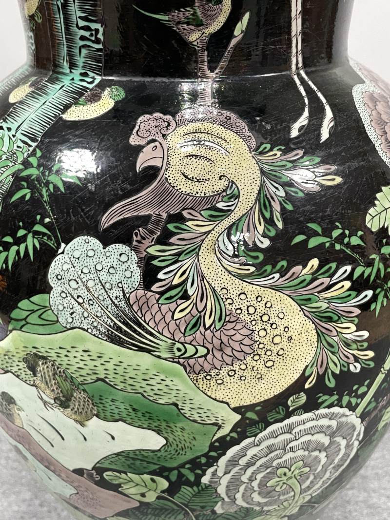 清晚期 墨地素三彩百鸟朝凤图大凤尾尊 - 图6