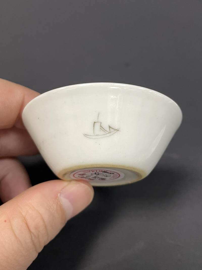 清乾隆 粉彩山水纹马蹄套杯六只 - 图13