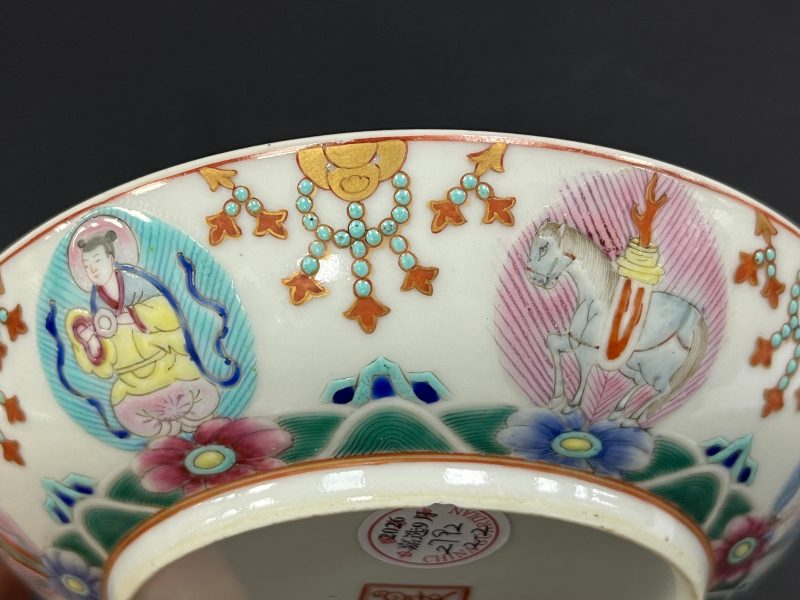 清咸丰 粉彩七珍图盘一对 - 图18