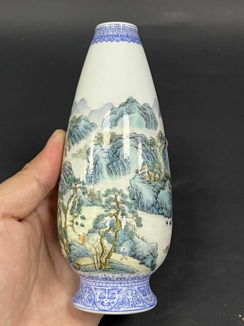 民国 粉彩山水人物纹瓶一对 - 图16