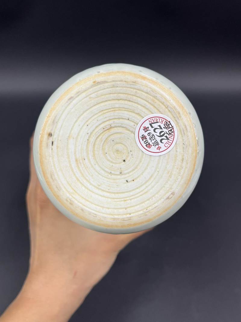 清晚期 青白釉暗刻缠枝花卉纹兽耳盘口瓶 - 图8