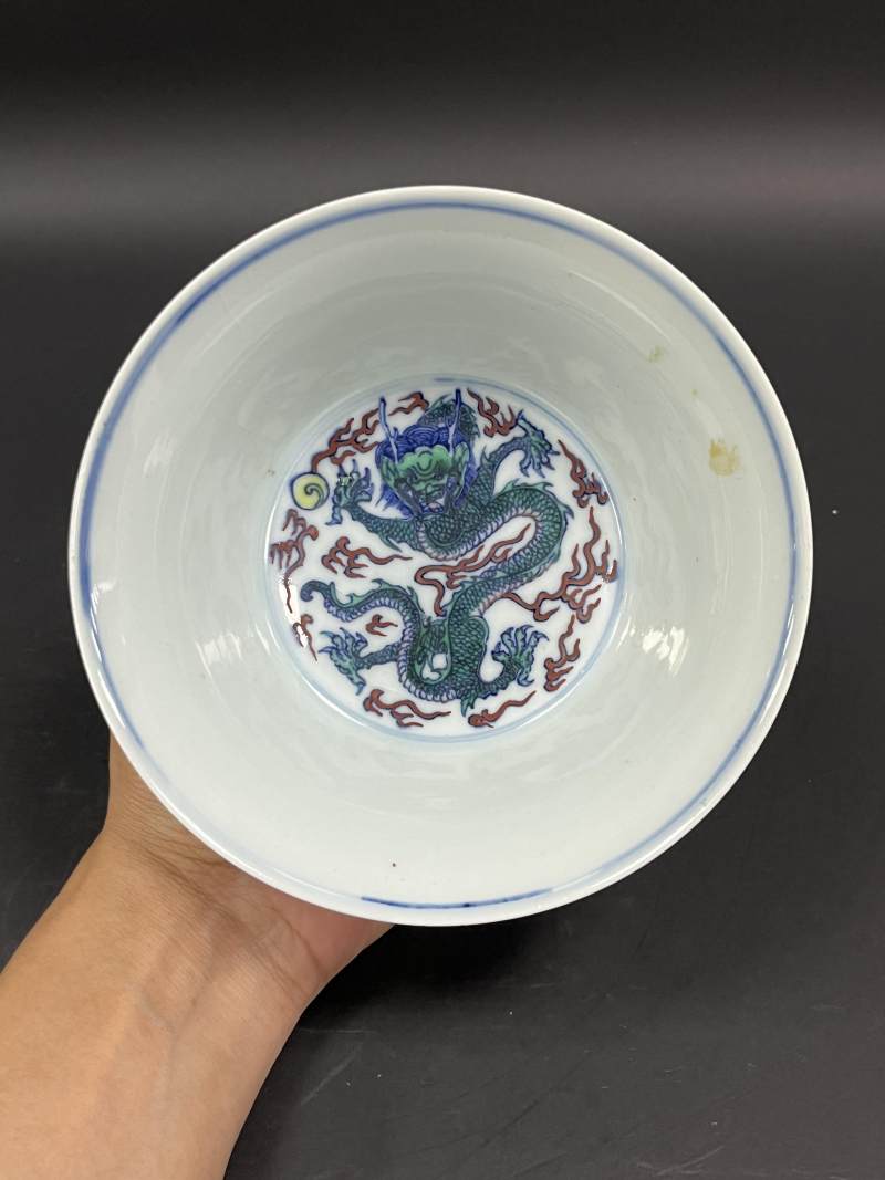 清雍正 斗彩云龙纹马蹄碗一对 - 图18
