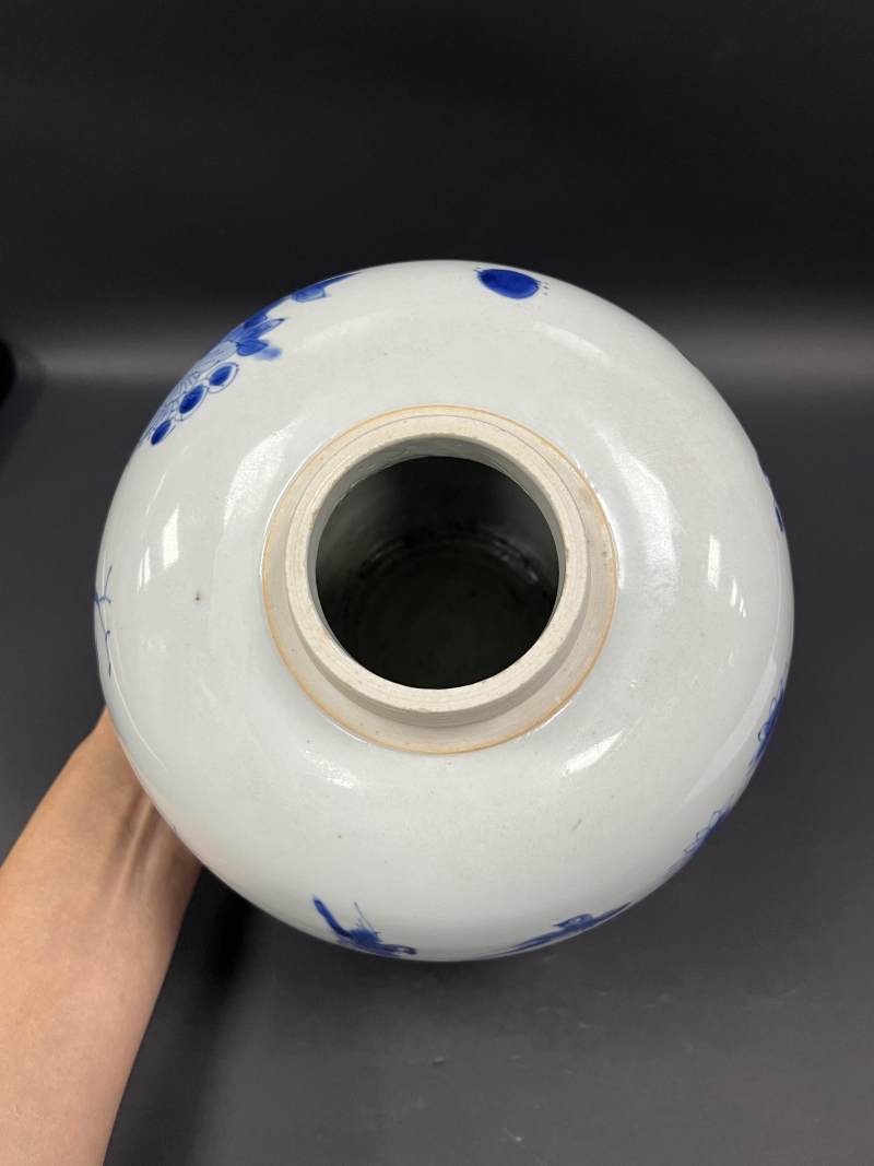 清顺治 青花洞石花卉纹罐 - 图7
