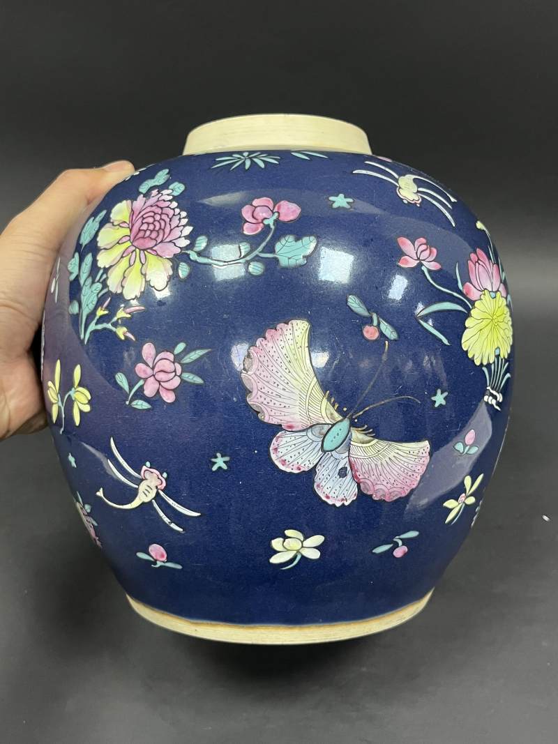 清中期 蓝釉粉彩花蝶纹罐一对 - 图21