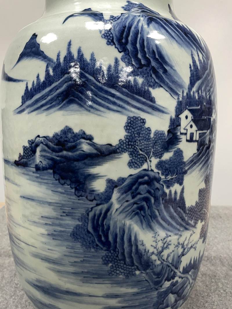 清中期 青花山水人物纹大灯笼瓶一对 - 图11