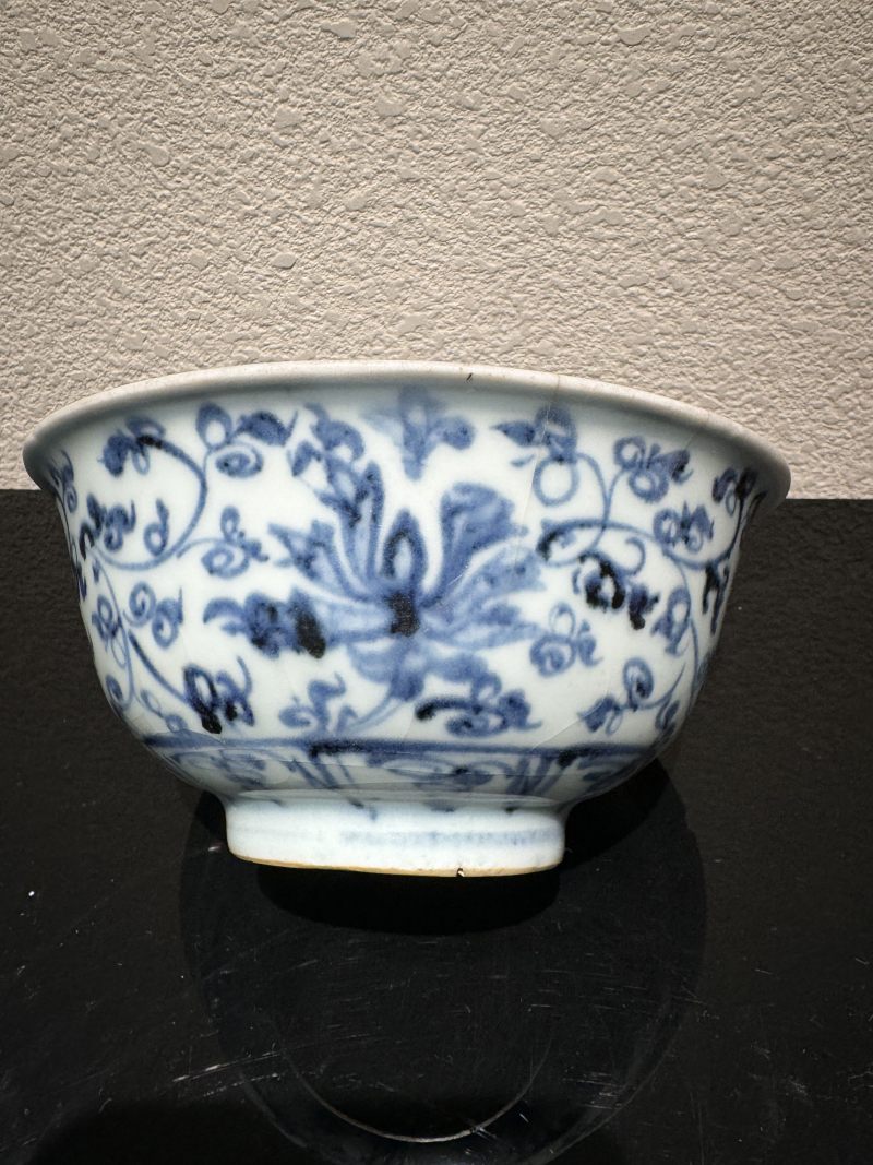 明中期 青花缠枝花卉纹碗 - 图2