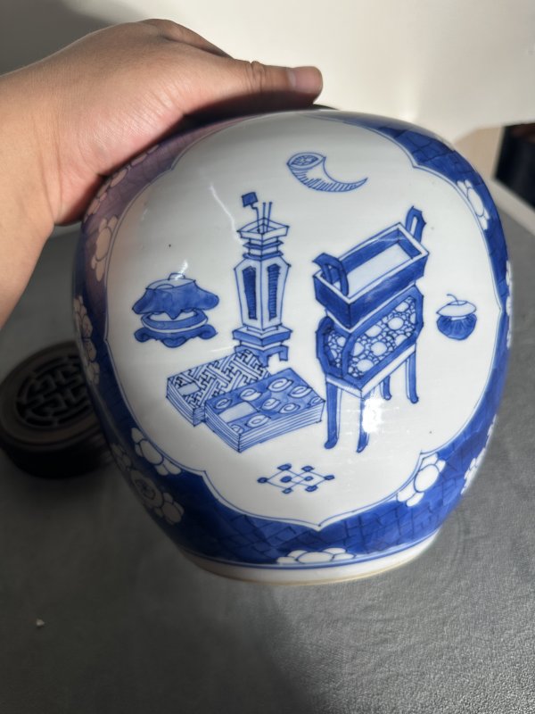 清康熙 青花冰梅开窗博古纹罐 - 图8
