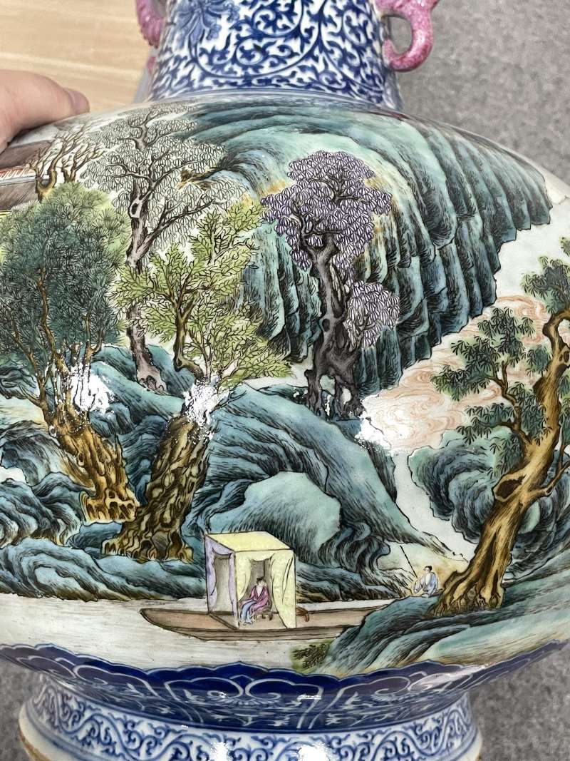 清晚期 青花缠枝莲纹开光粉彩山水人物纹螭耳尊 - 图11