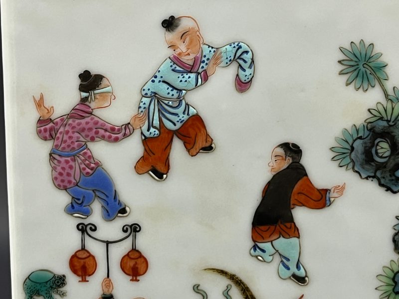 民国 粉彩百子婴戏图琮式瓶 - 图18