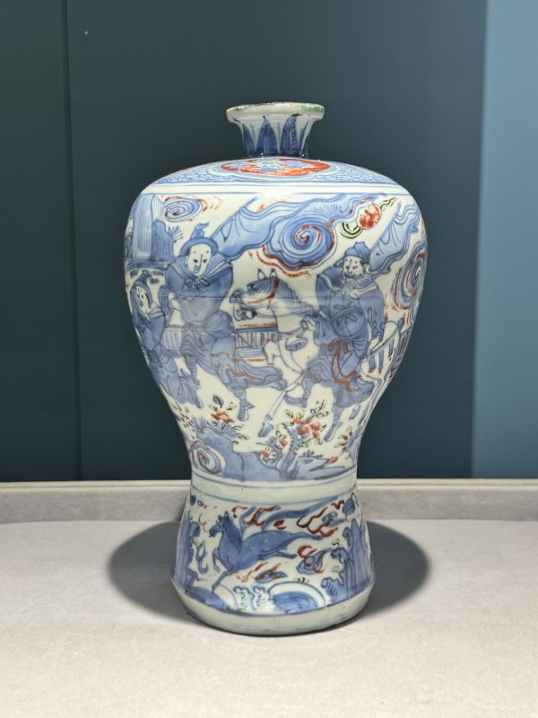 明万历 青花五彩人物故事图梅瓶 - 图10