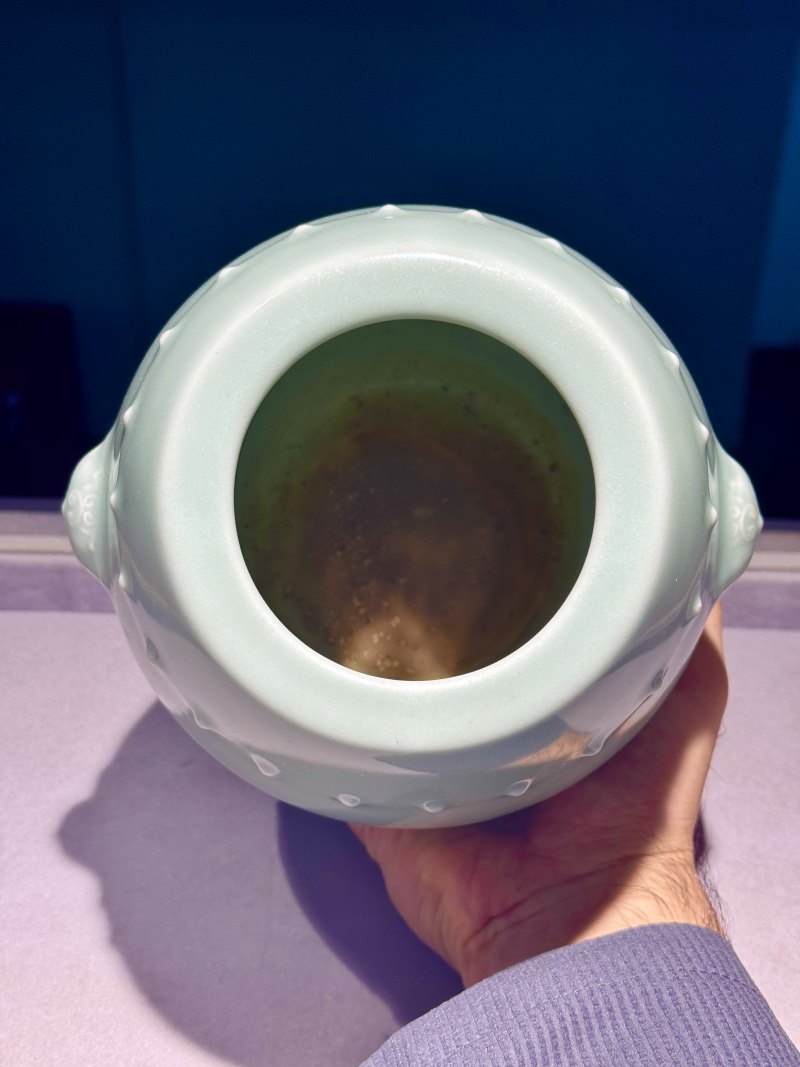 清乾隆 粉青釉铺首耳鼓钉罐 - 图55