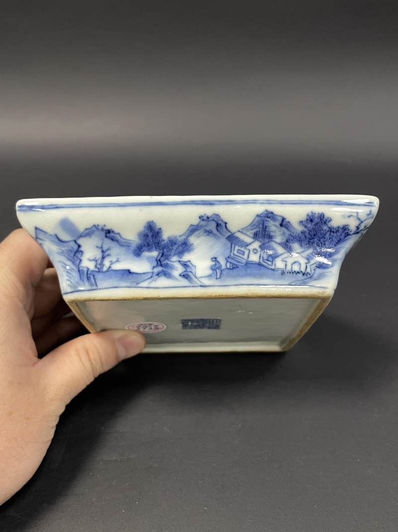 清嘉庆 青花瓜瓞连绵山水人物纹方盘 - 图8