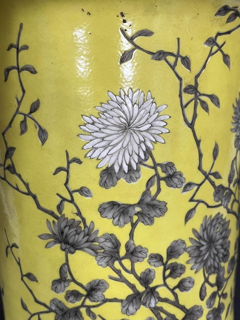 清晚期 黄地墨彩菊花纹花盆带奁一对 - 图36