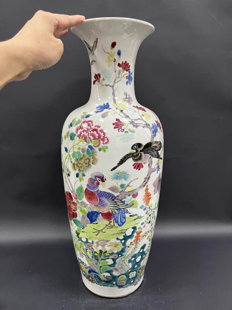 清晚期 粉彩花鸟纹大瓶 - 图3