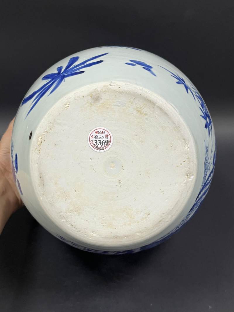 清顺治 青花洞石花卉纹罐 - 图9