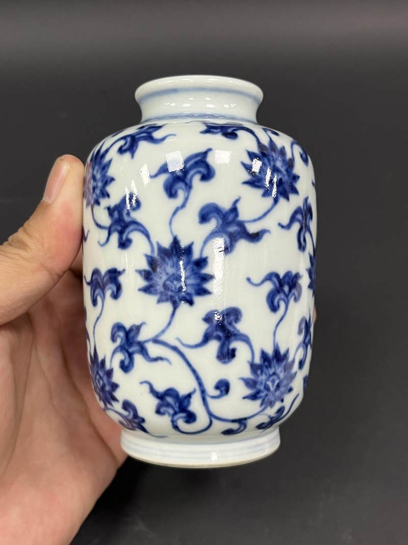 清雍正 青花缠枝莲纹小罐 - 图2