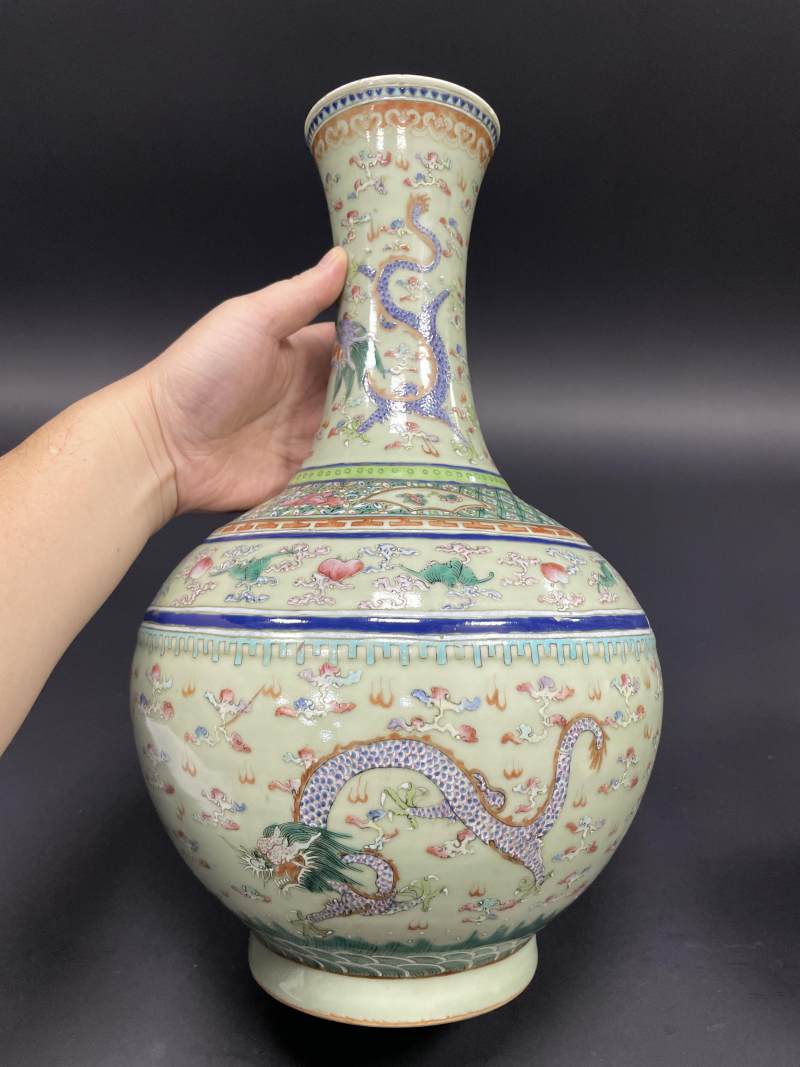 清晚期 青釉粉彩云龙纹赏瓶一对 - 图6