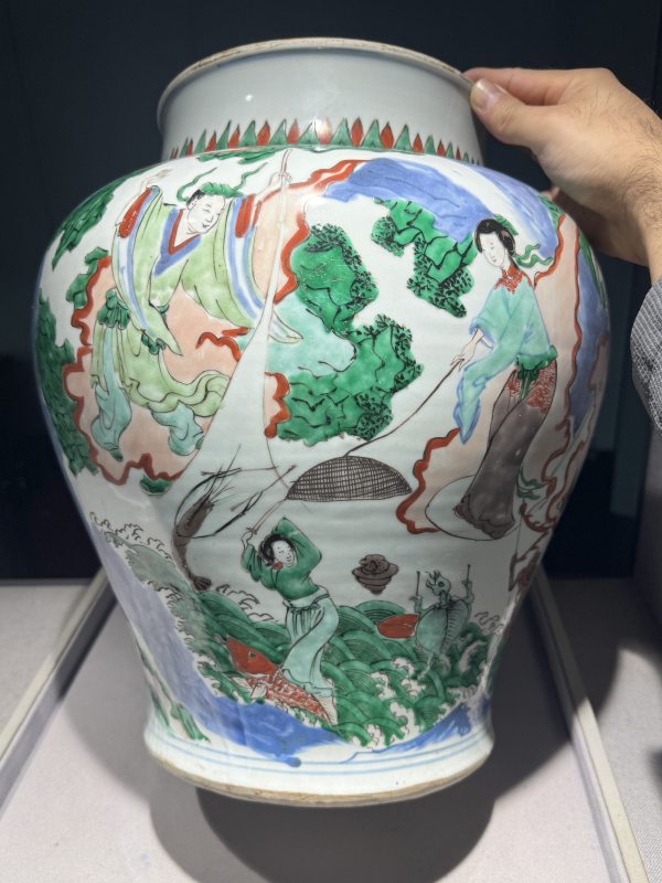 清康熙 青花五彩八仙闹海图大盖罐 - 图17